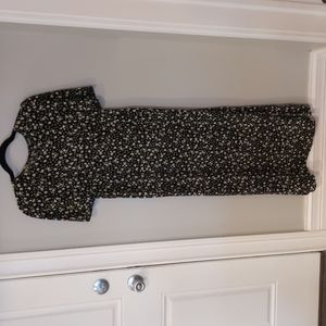 Maternity Black Ditsy Floral Ruched Sleeve Tiered Midi Dress